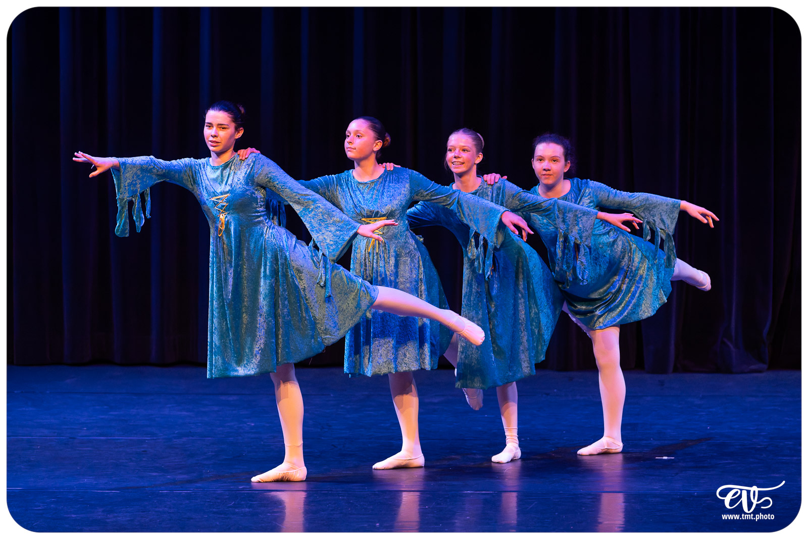 ECOLE DE DANSE CÉCILE ADAMOW